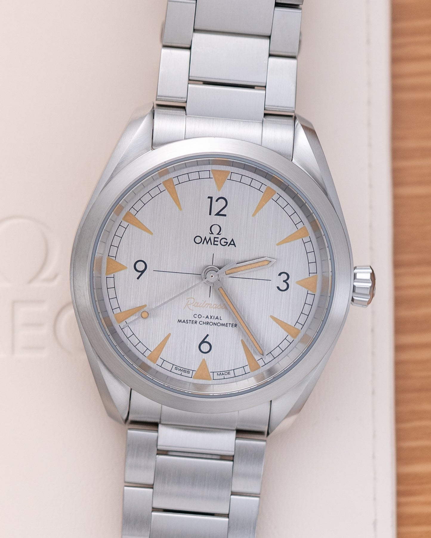 Omega Railmaster 220.10.40.20.06.001