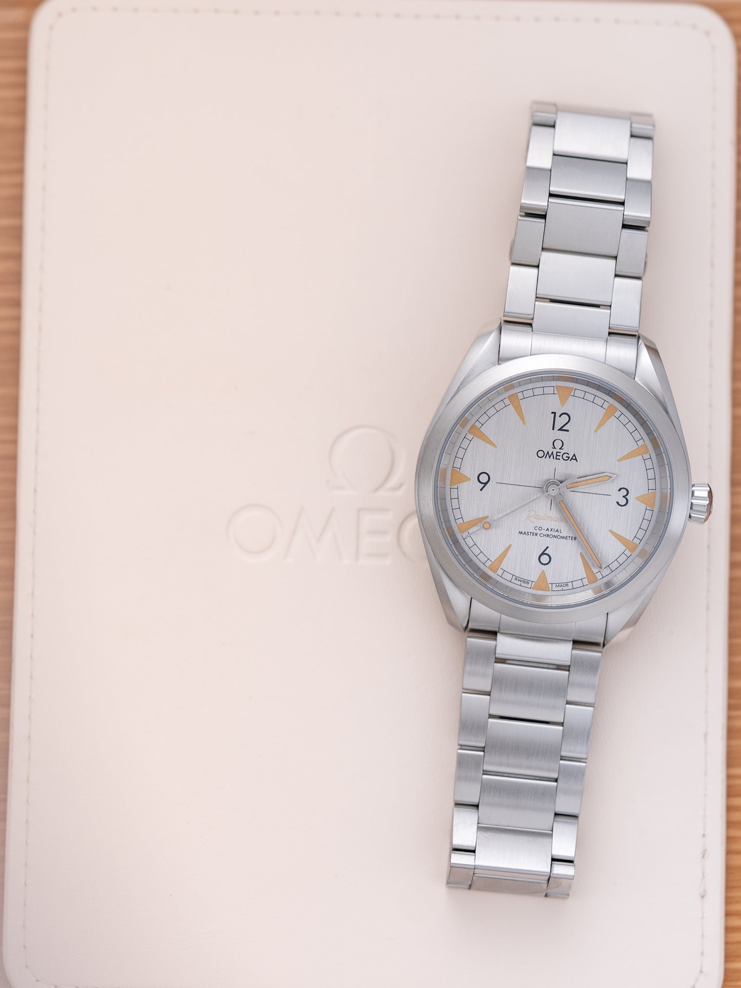 Omega Railmaster 220.10.40.20.06.001