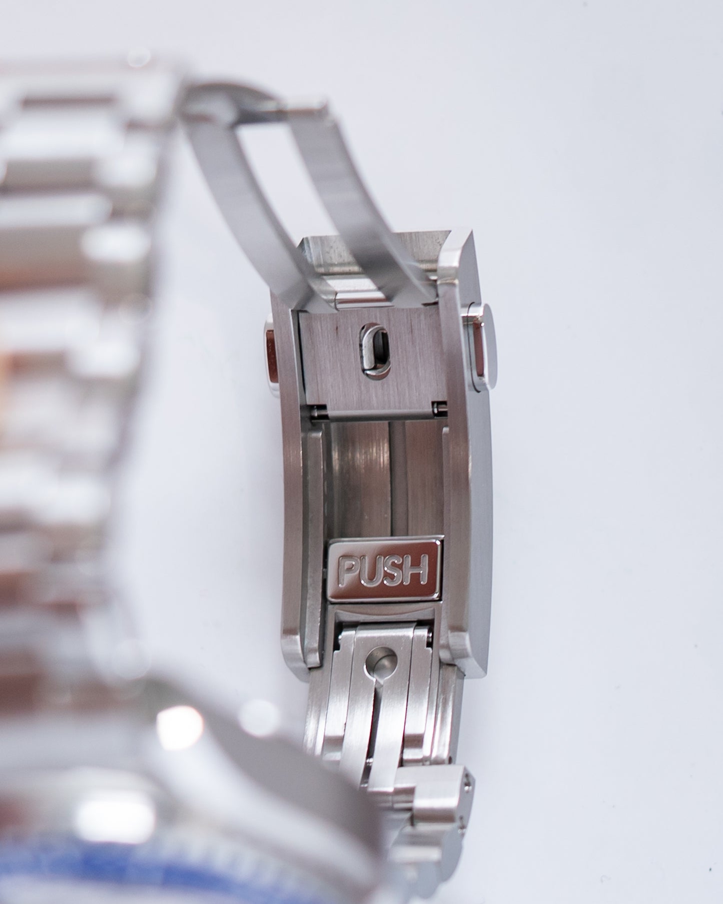 Omega Seamaster Planet Ocean Ultra Deep 215.30.46.21.04.001