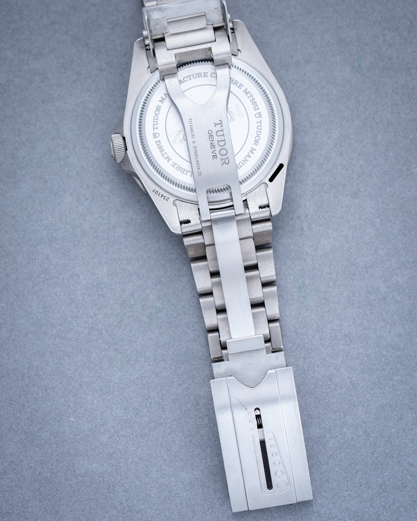 Tudor Pelagos LHD 25610TNL